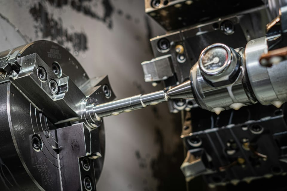 Machining a metal component
